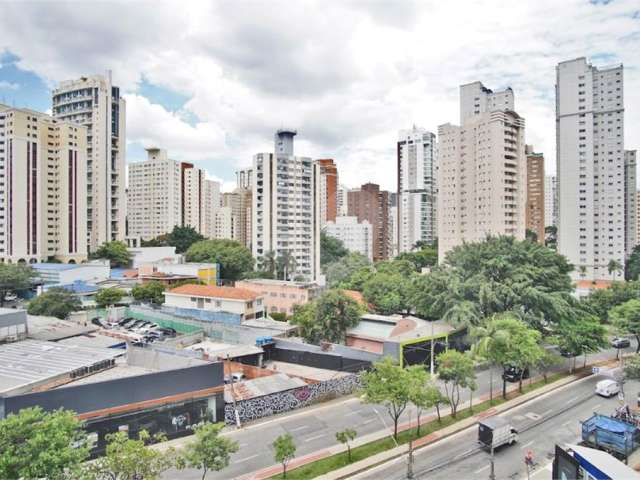 Apartamento à venda de 359 metros quadrados, com 4 Suítes, 2 Banheiros, 7 Vagas de Garagem na Vila Conceição.