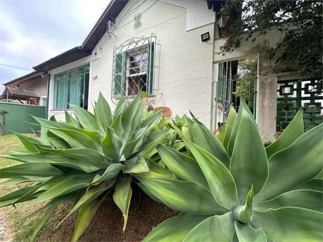 Casa térrea com 120 metros construídos em terreno delicioso de 250 metros no bairro do Tremembé.