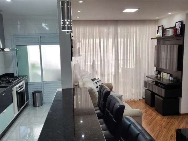 Apartamento à Venda, 63 metros, impecável. Todo reformado no Tucuruvi.