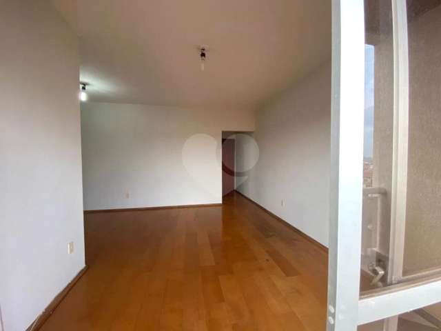 Apartamento muito amplo, são 85M² com 3 dormitórios, sendo 1 suíte.