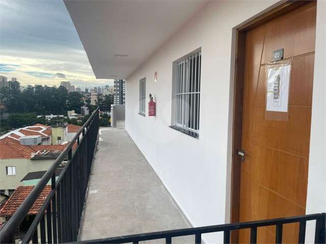 Apartamento em condomínio na Parada Inglesa