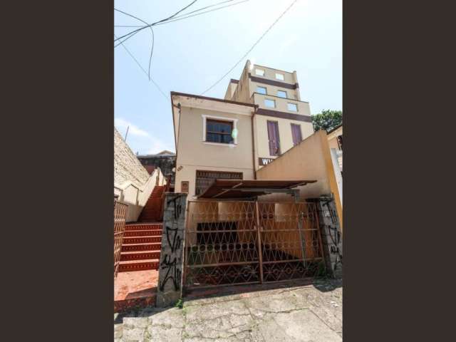 Casa Verde/Vila Baruel 2 Casas no mesmo terreno podendo ser Comercial ou residencialCasa: 1 quarto, 1 banheiro, 1 sala, 1 copa, 1 cozinha e lavanderia e quintal. Casa 1 com 80 metros construídos e 41