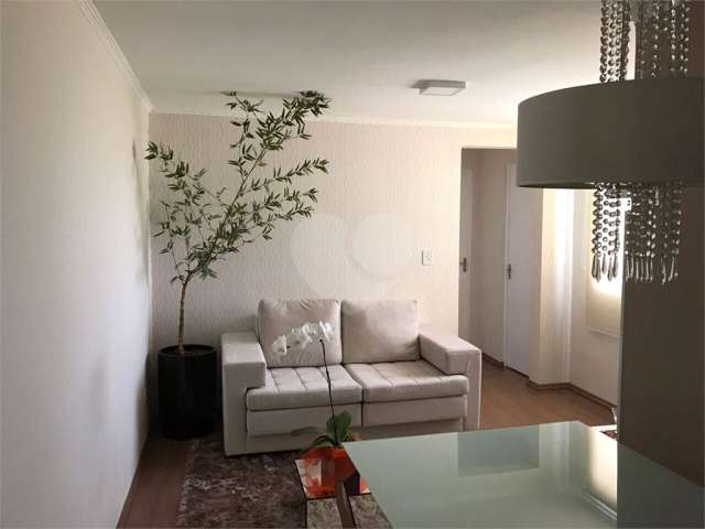 Lindo apartamento à venda com 02 dormitórios no Horto