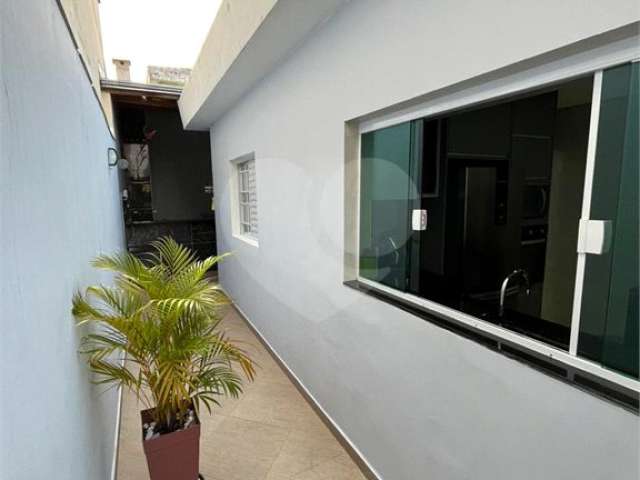 Casa térrea à venda na Vila Maria, com terreno de 5x25 m,