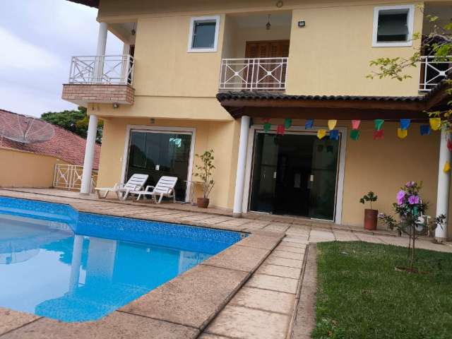 Casa a Venda Alto Padrão no Tremembe , zona norte 450m²  4 suítes 07 banheiros 06 vaga garagem, piscina, cozinha , adega, area gourmet