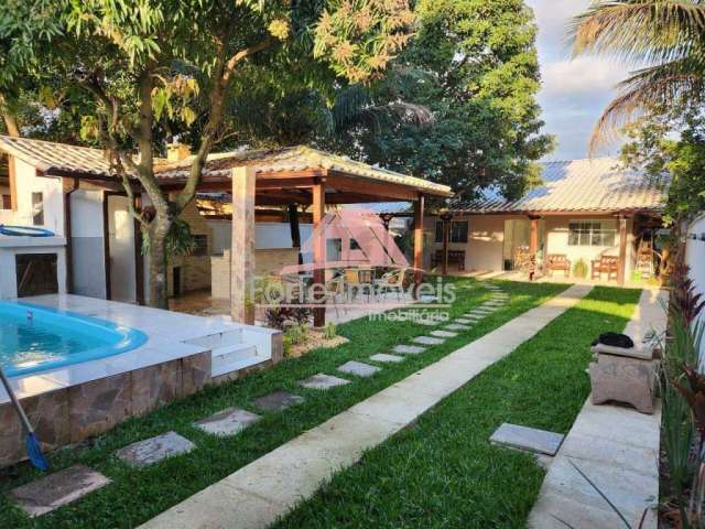 Casa com 3 quartos sendo uma suíte e piscina na Praia da Brisa - Guaratiba / RJ