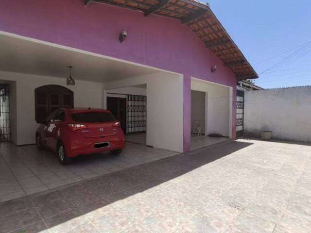 Casa para venda | 360 m² | 3 Suítes | Garagem para 5 carros | 5 banheiros