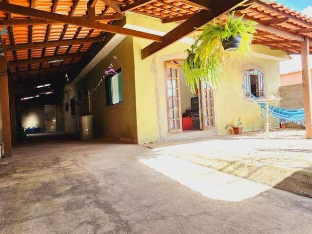 Casa com 3 dormitórios à venda, 200 m² por R$ 630.000 - Tijuco - Contagem/MG