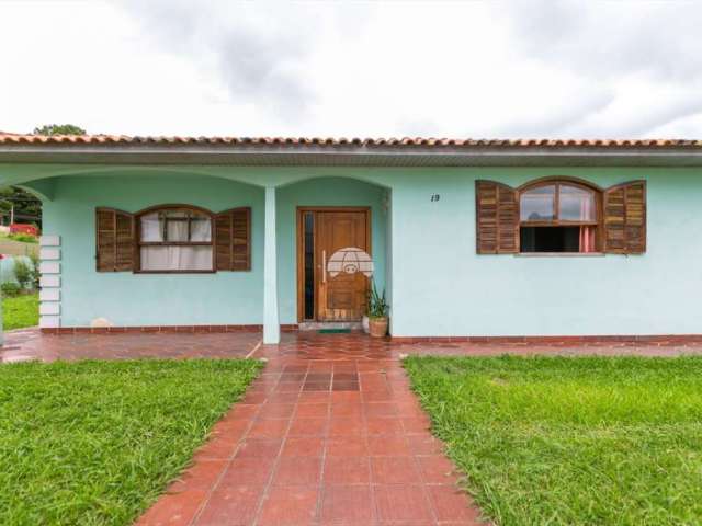 Casa com 3 quartos à venda na Rua Ibraim Antônio Mansur, 19, Centro, Araucária, 640 m2 por R$ 750.000