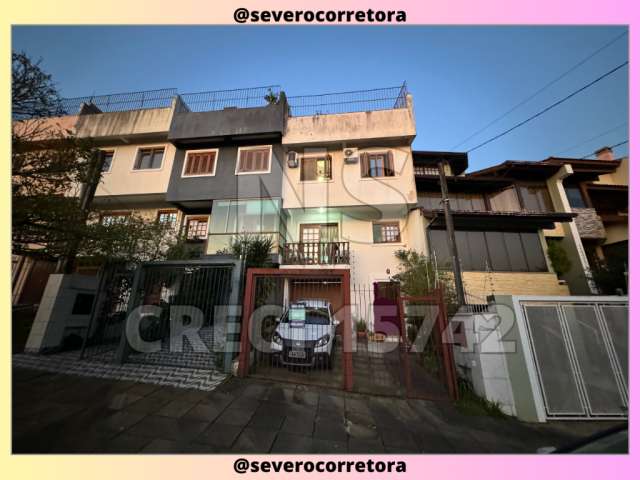 Ótima casa com vista deck e piscina no terraço. 3 dorm (1 suite)