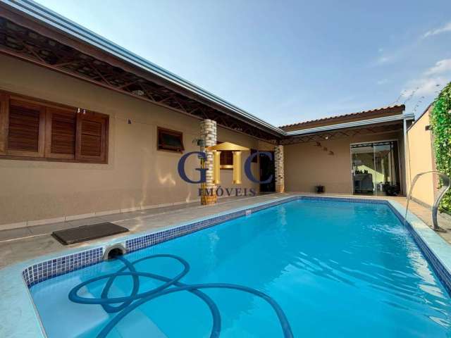 VENDO  - CASA DE LOTE INTEIRO NO JARDIM ILHA DAS FLORES -  SALTO DE PIRAPORA/SP Área construída: 200,00m² / Área terreno: 250m²   - 3 dormitórios ampl