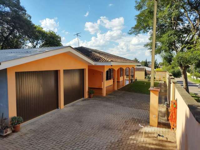 Casa para Venda em Curitiba, Umbará, 3 dormitórios, 1 suíte, 2 banheiros, 5 vagas