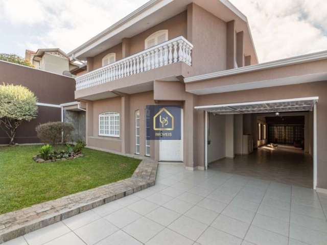 Casa com 3 dormitórios à venda. São 284,16 m² privativos por R$ 1.395.000 no bairro Tingui em Curitiba/PR