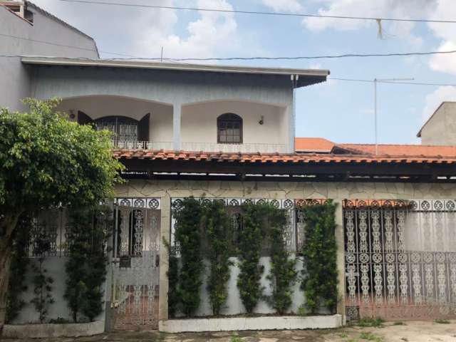 Excelente casa a venda com 5 dorm.  no Jd. Medina em Poá/SP.