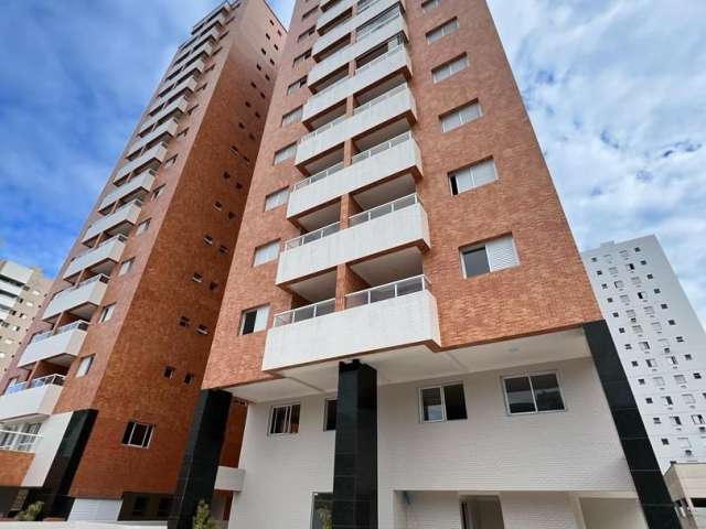 2 dorms (1 suíte ), 1 banheiro, sala, cozinha, vista mar, área de serviço, área útil de70m² + 1 vaga de garagem, lazer completo, proximo a praia