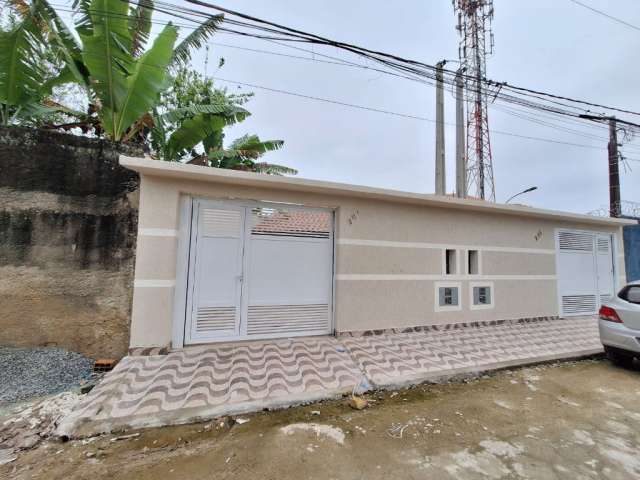 Casas Geminadas Sala, Cozinha, Banheiro, Área de Serviço.