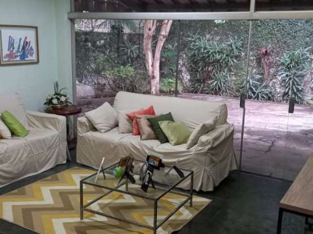 Compre ou Alugue Sobrado na Vila Gumercindo S.P. Tour Virtual disponível.