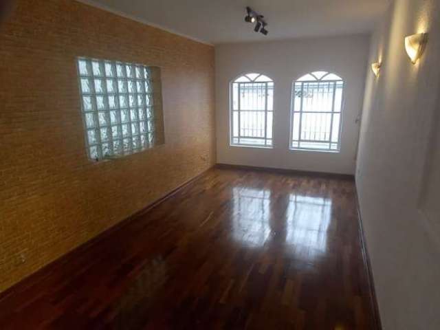 Sobrado - Bosque da Saúde - S.P. 4 dormitórios, sendo 3 suítes, copa e cozinha planejada, sala 2 ambiêntes, lavabo, entrada lateral, 2 vagas - quintal com churrasqueira. Agende uma visita hoje mesmo. 