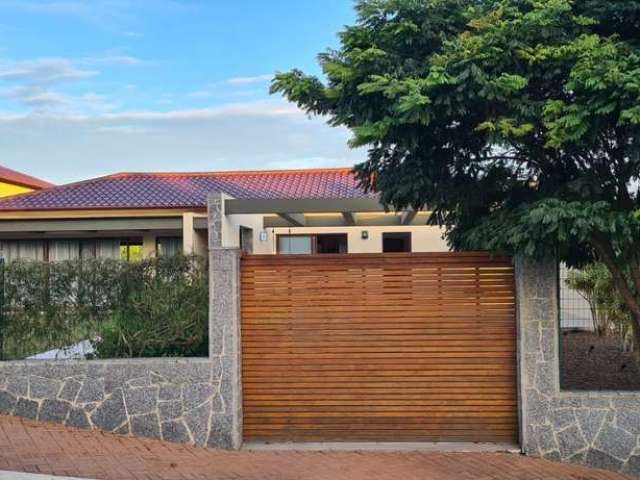 Casa à Venda no Condomínio  Arete Golf Contendo 5 Quartos sendo 5 suíte lazer projeto feito por arq