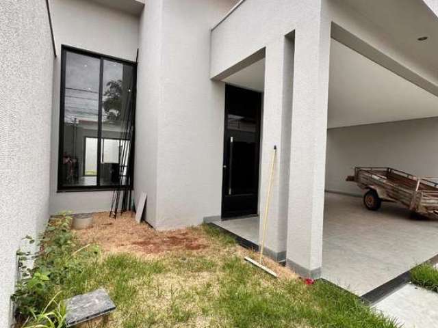 Casa com 3 quartos à venda no Jardim Botânico, Uberlândia  por R$ 950.000