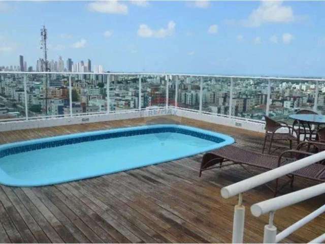 Apartamento à venda com 2 dormitórios, prédio com piscina.