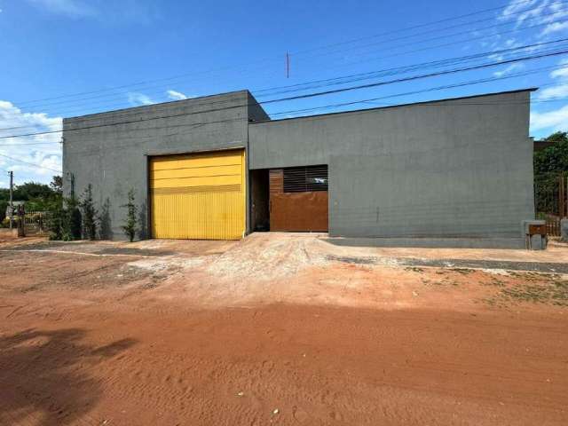 Galpão próximo a avenida Três Barras