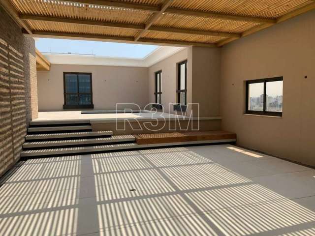 COBERTURA DUPLEX no CAMPO BELO com 465 m² sendo 4 suítes e 4 vagas de garagem + depósito.