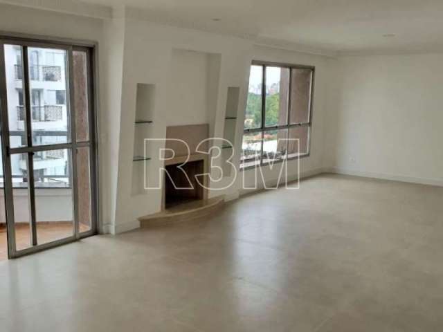 APARTAMENTO em JARDIM PAULISTA com 195m² sendo 4 dormitórios (2 suítes) e 3 vagas de garagem.