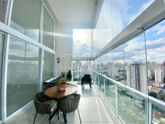 APARTAMENTO na VILA MARIANA com 214m² sendo: 4 dormitórios (4 suítes) e 4 vagas de garagem.