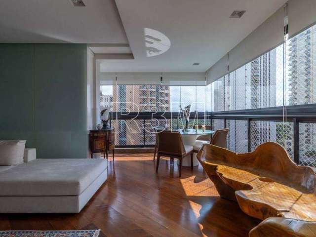 Apartamento em Vila Mariana com 291m²