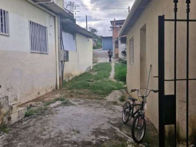 Casa com 2 dormitórios para alugar por R$ 1.100/mês - Vila Sabesp - Mairiporã/SP