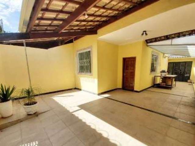 Casa Duplex, 3 quartos, Santa Amélia, BH.