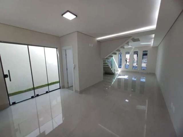 Casa Duplex, 04 Quartos, Planalto, BH.