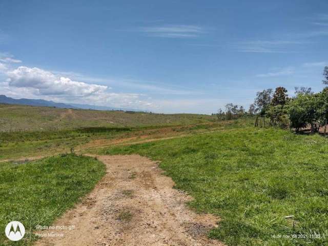 Fazenda à venda na Rua Castro Alves, Vila Santos, Caçapava, 100 m2 por R$ 2.500.000