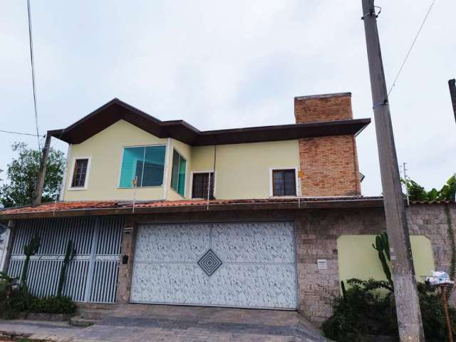 Casa com 3 quartos à venda na Rua Capitão José Neves Bicudo, Centro, Jacareí, 250 m2 por R$ 745.000