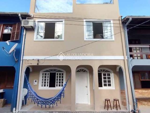 Casa com 5 quartos à venda na Avenida Antônio Borges dos Santos, 450, Armação do Pântano do Sul, Florianópolis, 165 m2 por R$ 860.000