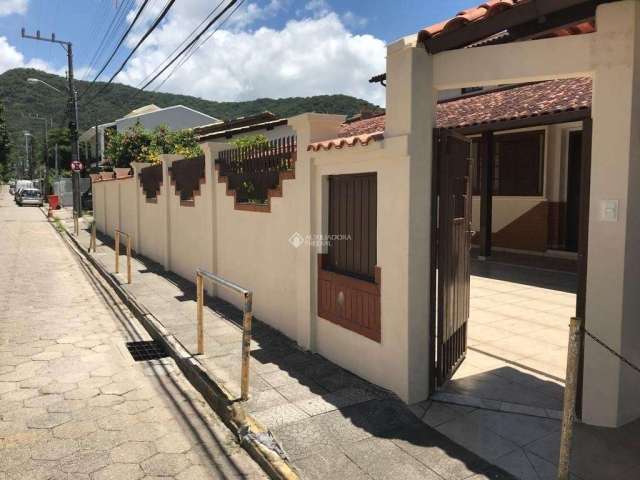 Casa com 5 quartos à venda na AFONSO LUIZ BORBA, 62, Lagoa da Conceição, Florianópolis, 258 m2 por R$ 3.500.000