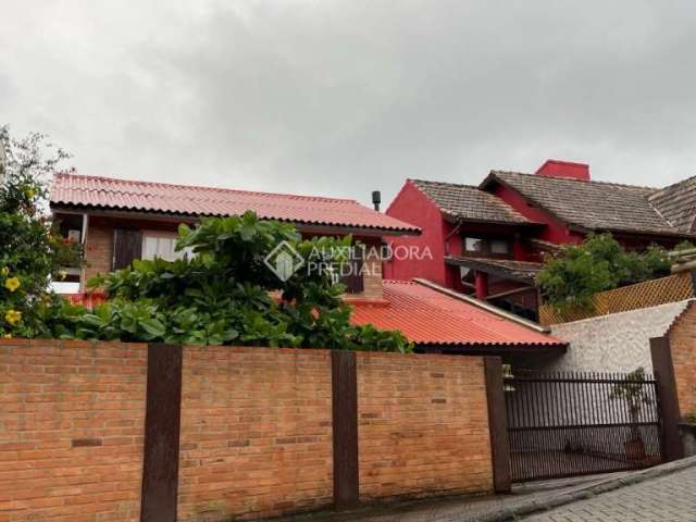 Casa com 3 quartos à venda na Mata Atlântica, 49, Lagoa da Conceição, Florianópolis, 259 m2 por R$ 2.500.000