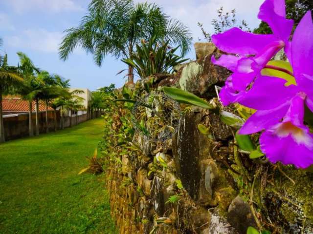 Terreno à venda no Pântano do Sul, Florianópolis  por R$ 2.200.000