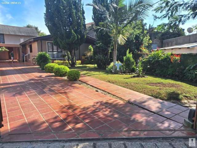 Casa para Venda em Curitiba, Butiatuvinha, 3 dormitórios, 1 banheiro, 4 vagas