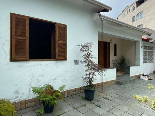 Casa com 4 dormitórios à venda, 185 m² por R$ 600.000,00 - Santa Catarina - Juiz de Fora/MG