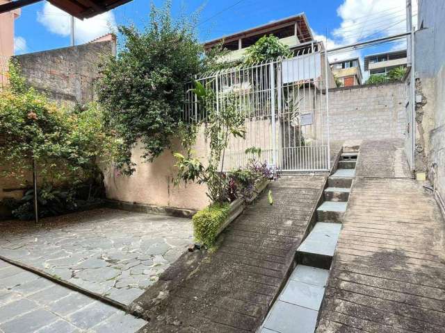 Casa com 3 dormitórios à venda, 172 m² por R$ 320.000,00 - Ipiranga - Juiz de Fora/MG