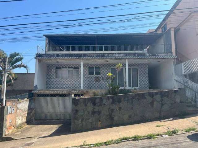 Casa com 3 dormitórios à venda, 228 m² por R$ 745.000,00 - Bairu - Juiz de Fora/MG