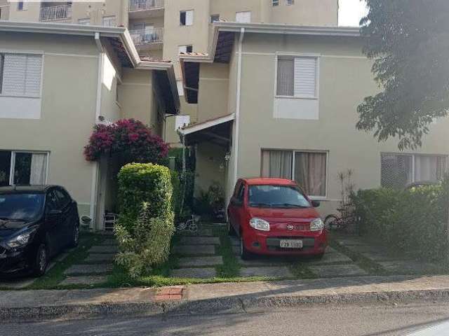 Casa à venda no bairro Jardim Petrópolis - Cotia/SP