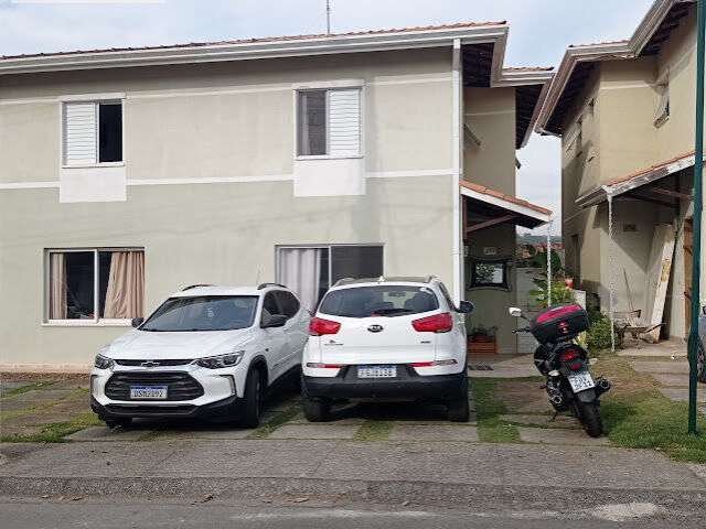 Casa à venda no bairro Jardim Petrópolis - Cotia/SP