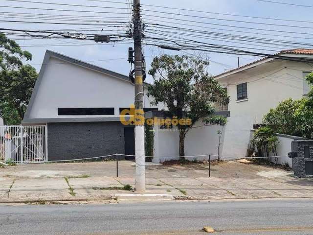 Casa para locação com 8 salas na R. Alm. Pereira Guimarães, Pacaembu, São Paulo, SP