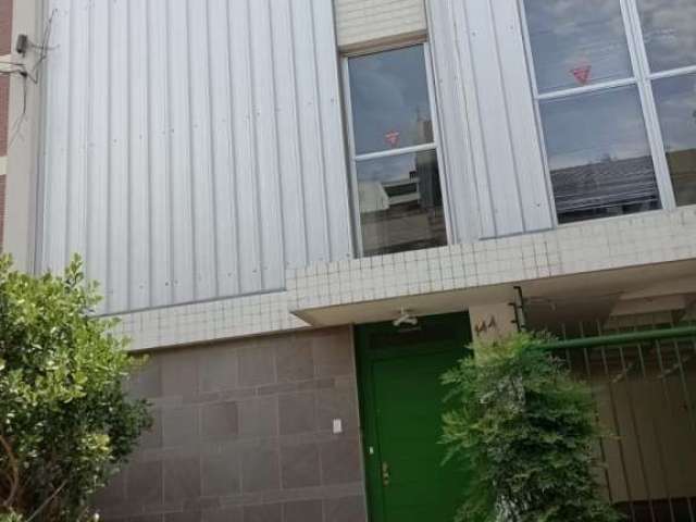 Sala comercial para alugar na Avenida Lavras, 144, Petrópolis, Porto Alegre por R$ 5.000