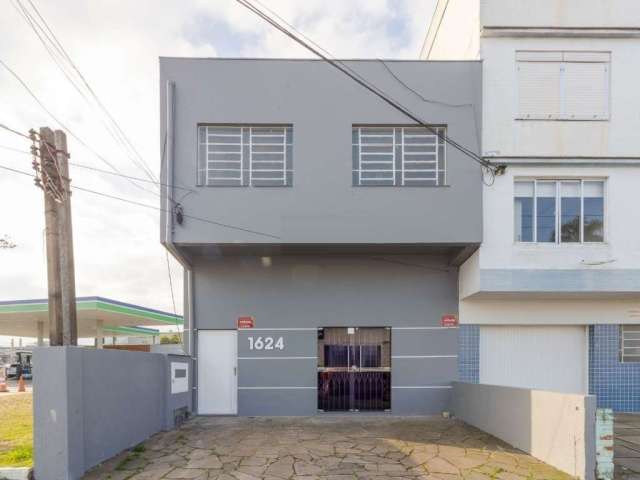 Barracão / Galpão / Depósito à venda na Rua Doutor João Inácio, 1624, Navegantes, Porto Alegre por R$ 850.000