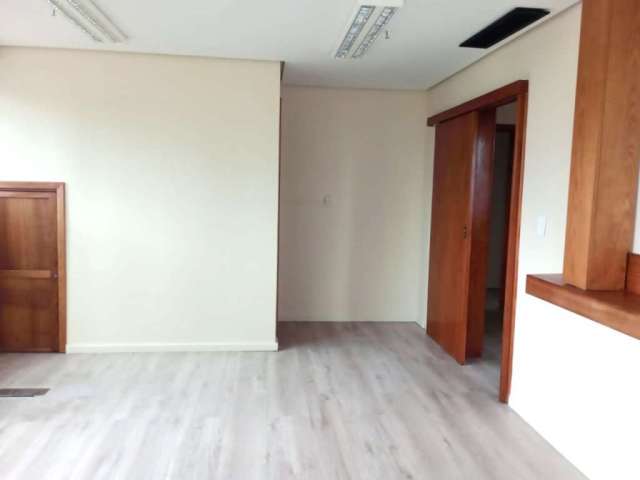 Sala comercial para alugar na Avenida Carlos Gomes, 1200, Auxiliadora, Porto Alegre por R$ 2.999