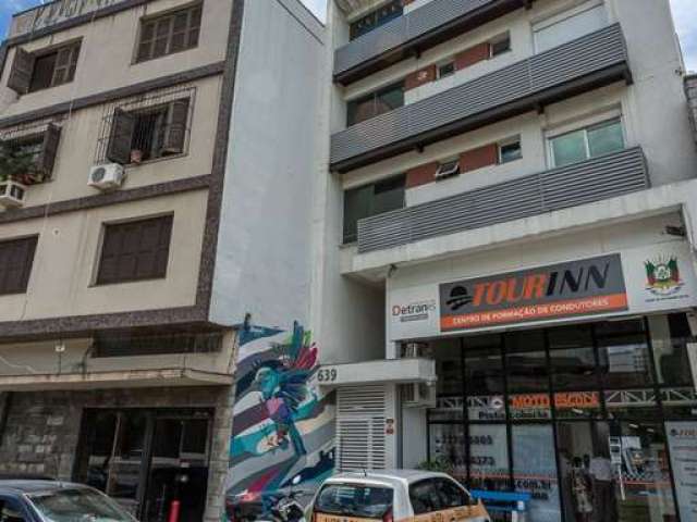 Apartamento com 1 quarto para alugar na Rua Sarmento Leite, 639, Centro Histórico, Porto Alegre por R$ 2.200